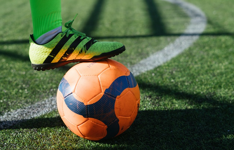 Time de futebol que deixou de contratar seguro obrigatório terá que indenizar atleta lesionado